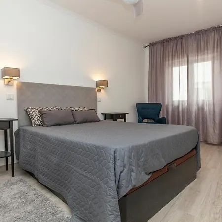 B35 - Andorinha Heart In Appartement *